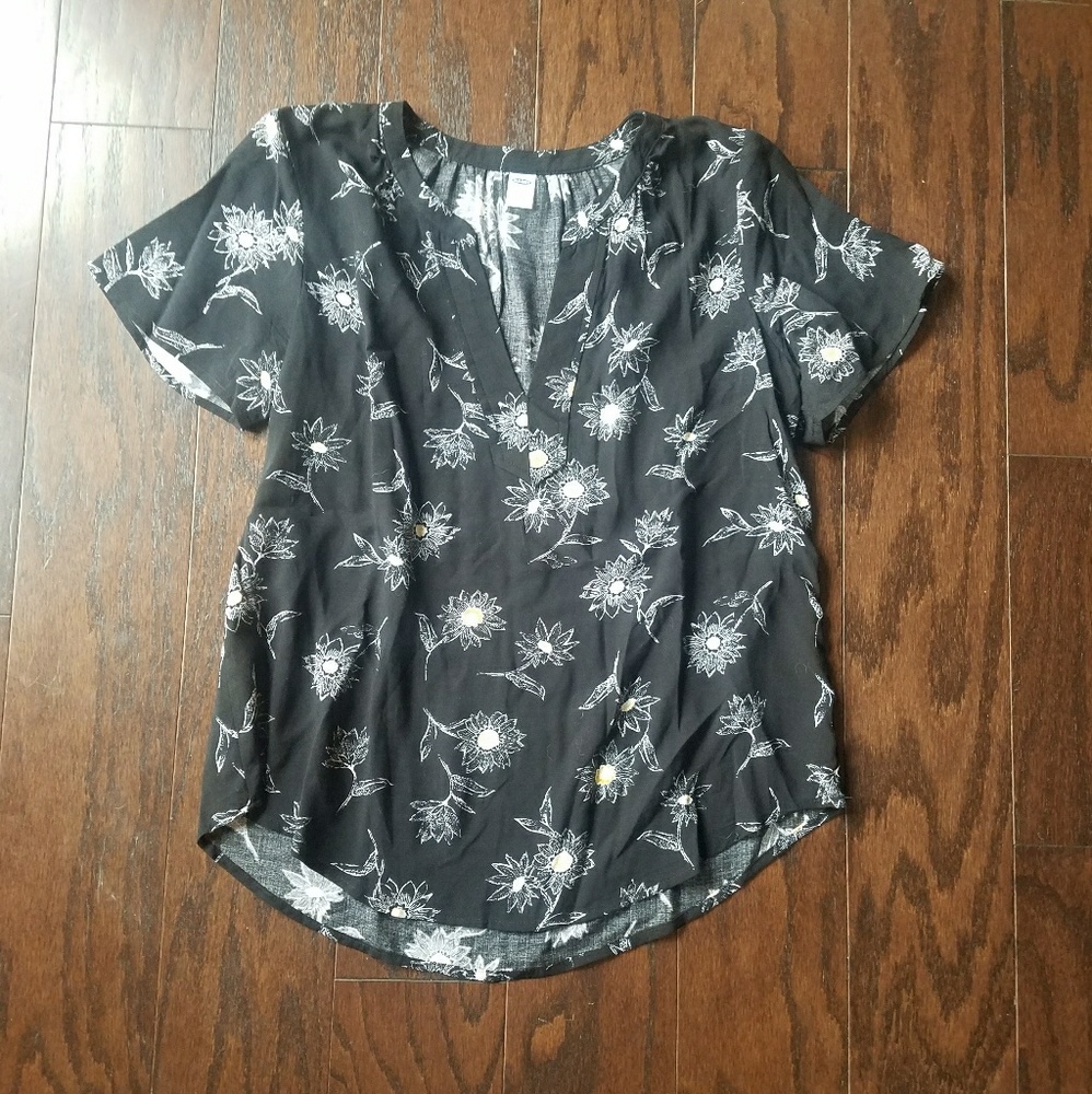 FLASH SALE Old Navy Black Sunflower Blouse
